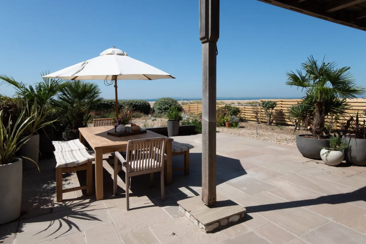 5 bed house for sale — Southwood Road, Hayling Island, Hampshire, PO11 9QF