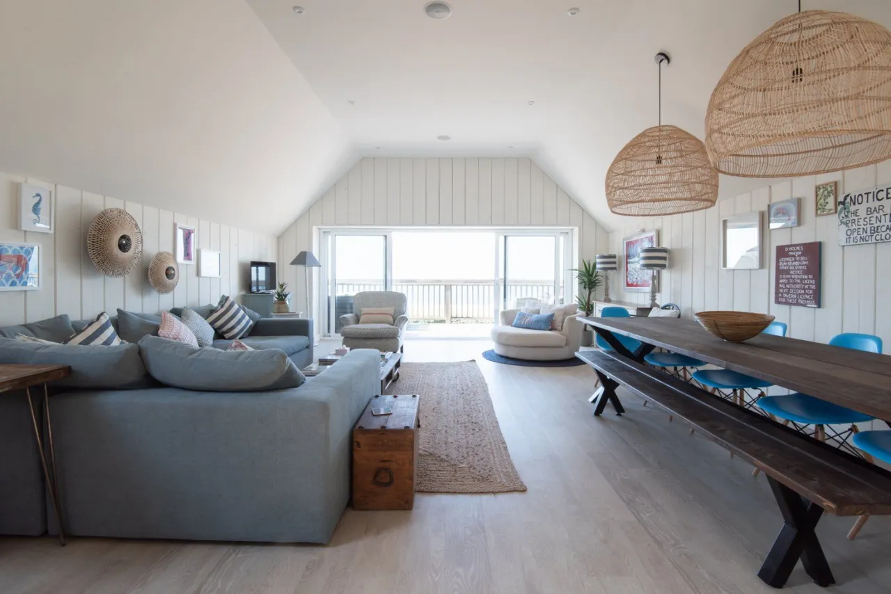 Southwood Road, Hayling Island, Hampshire, PO11 9QF, photo 4