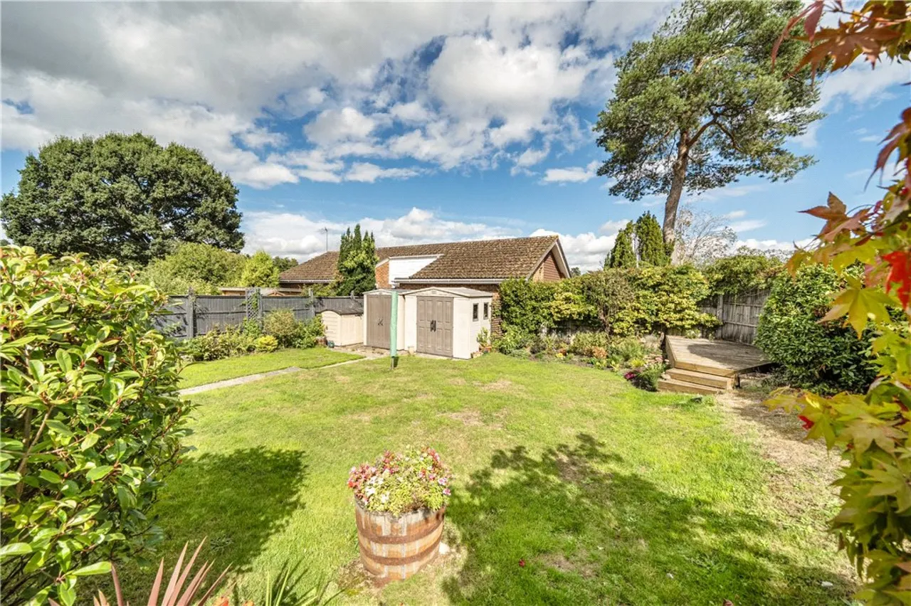 School Road, West Wellow, SO51, photo 16