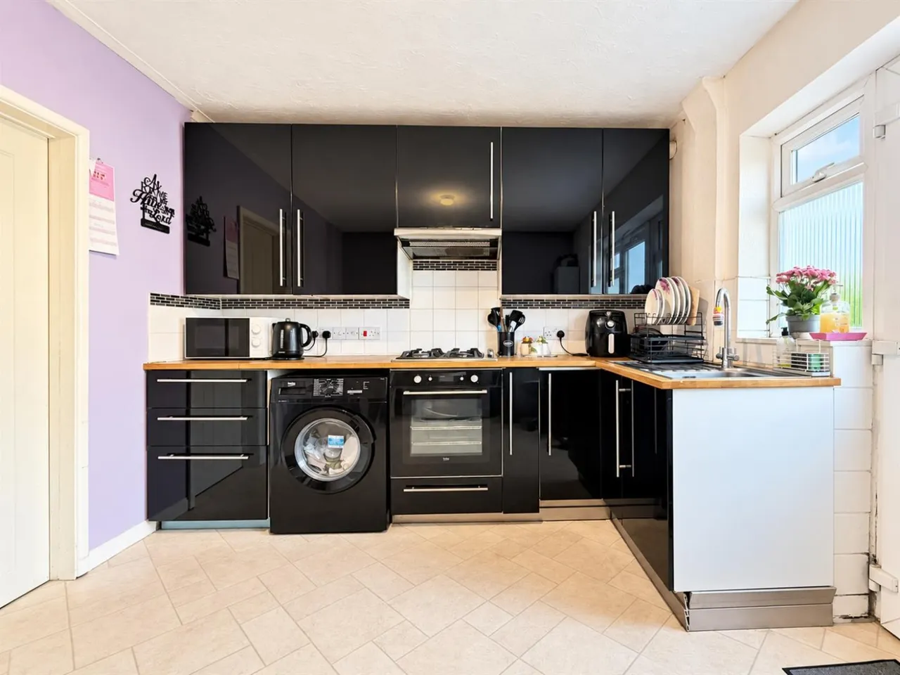 Terraced For SaleOsborne Avenue, Stanwell, TW19, photo 3