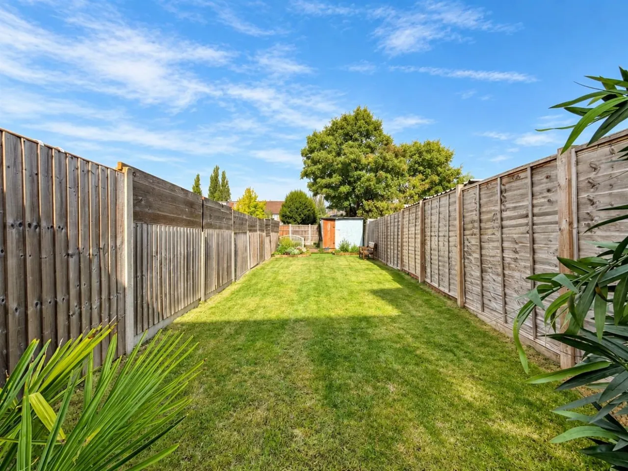 Terraced For SaleOsborne Avenue, Stanwell, TW19, photo 5