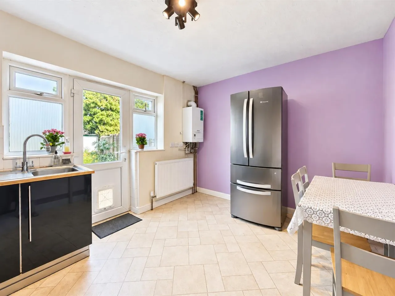 Terraced For SaleOsborne Avenue, Stanwell, TW19, photo 4