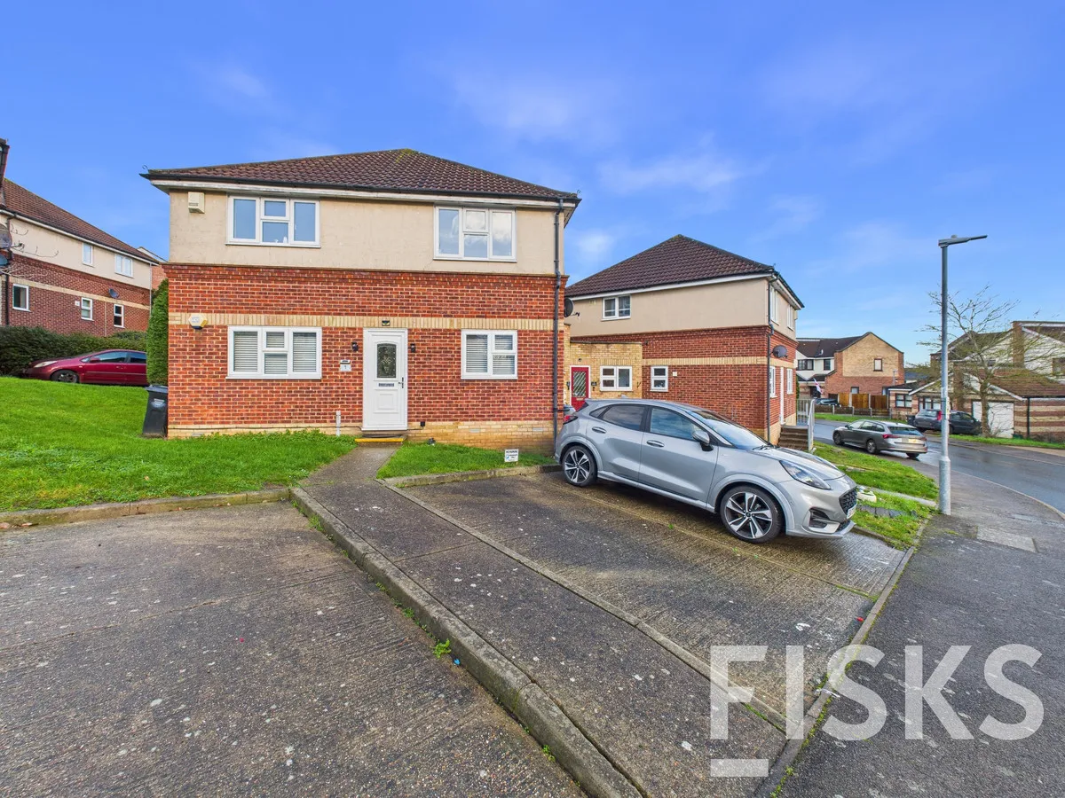 2 bed flat for sale, Downs Grove, Basildon, SS16