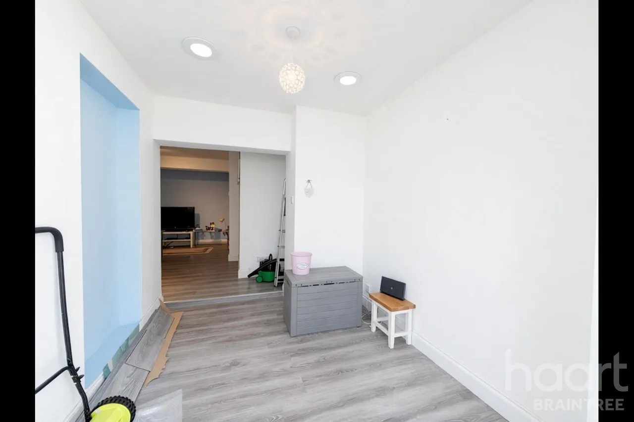 Bartram Avenue, CM7, photo 5