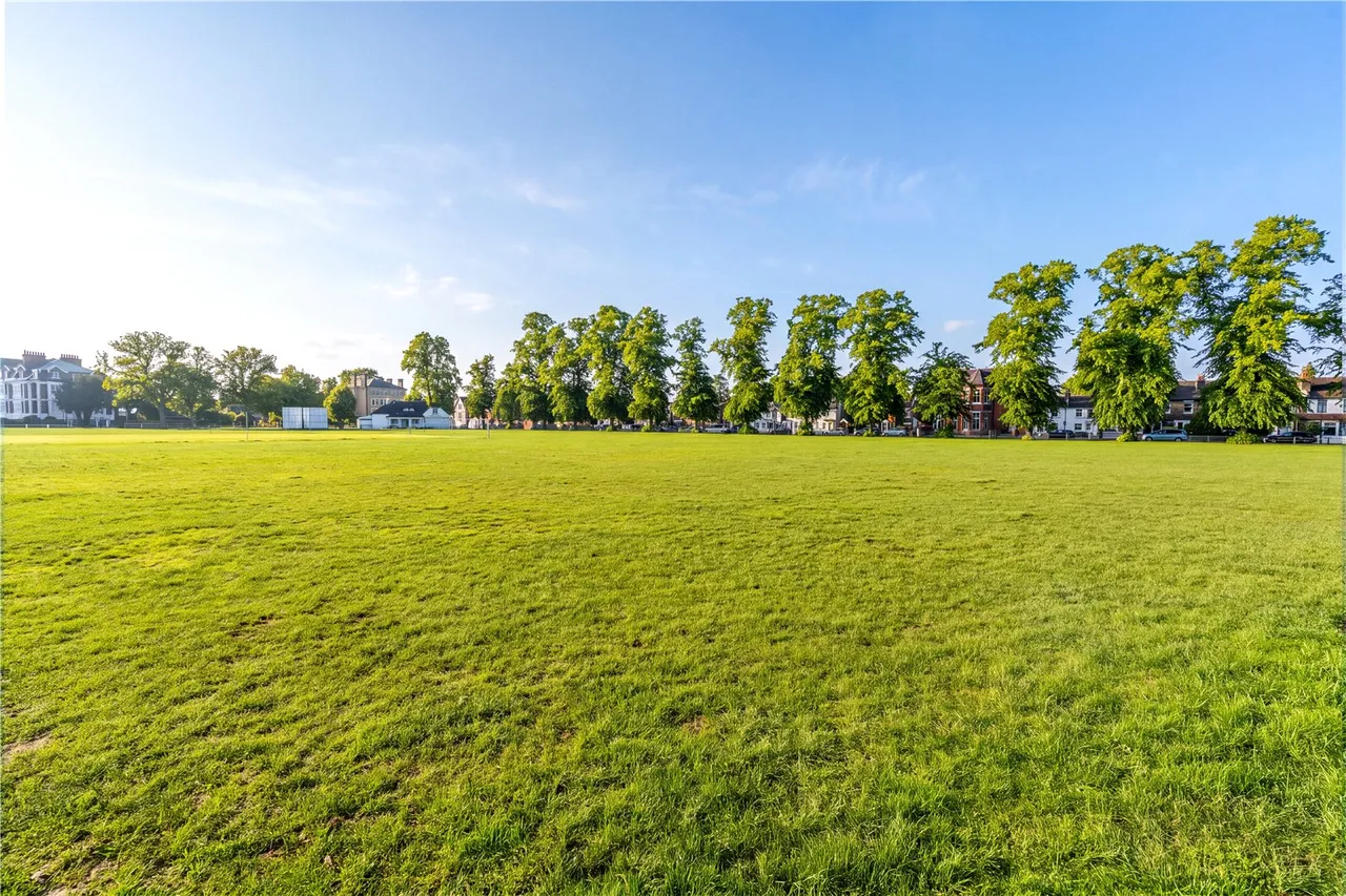 The Green, Twickenham, TW2, photo 2