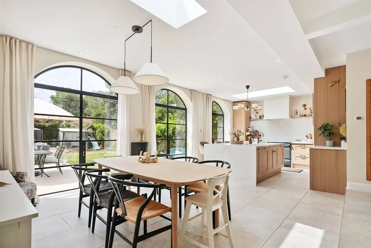 Vicarage Road, Twickenham, TW2 5TS, photo 2