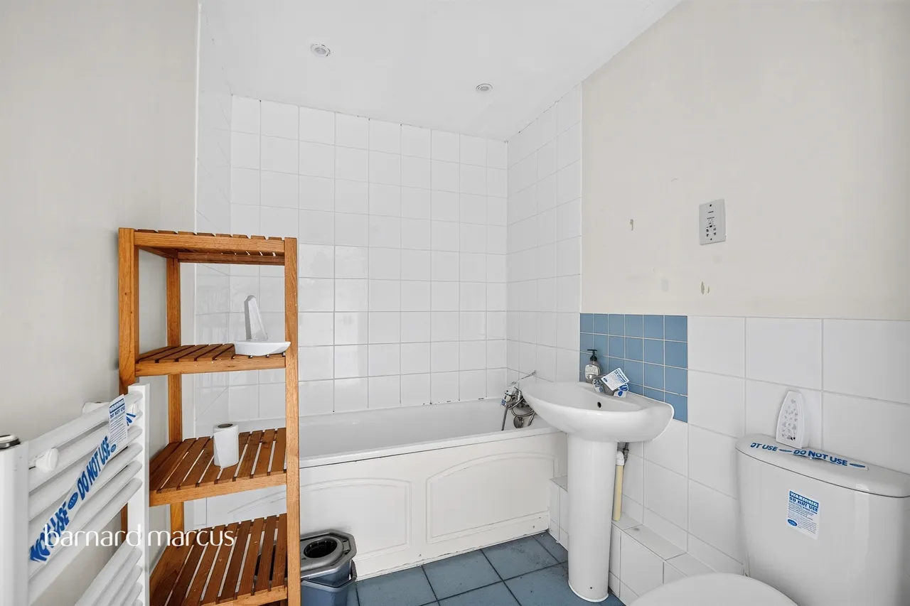 White Lodge Close, Isleworth, TW7, photo 12