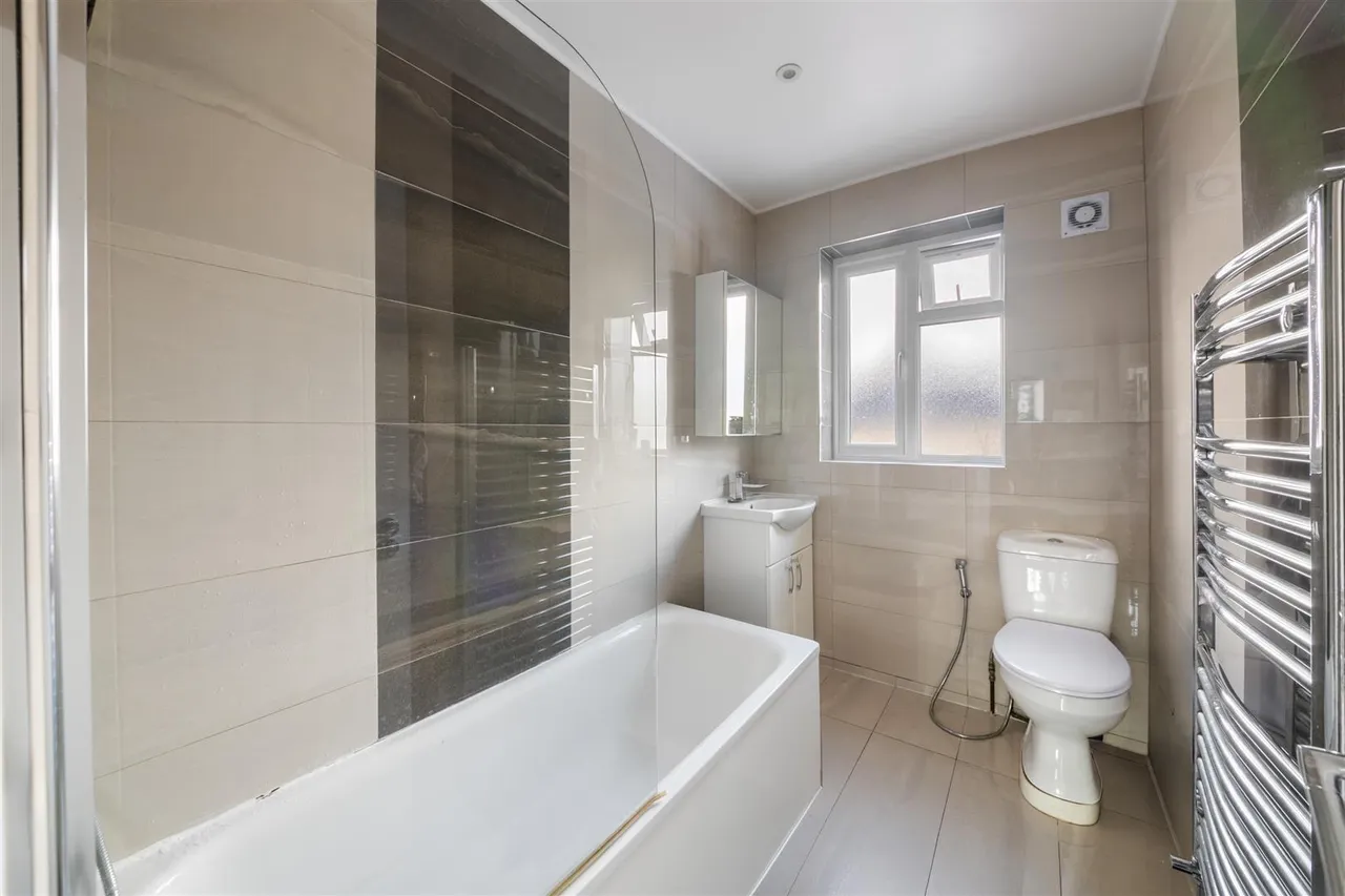 Church Avenue, Southall, photo 12