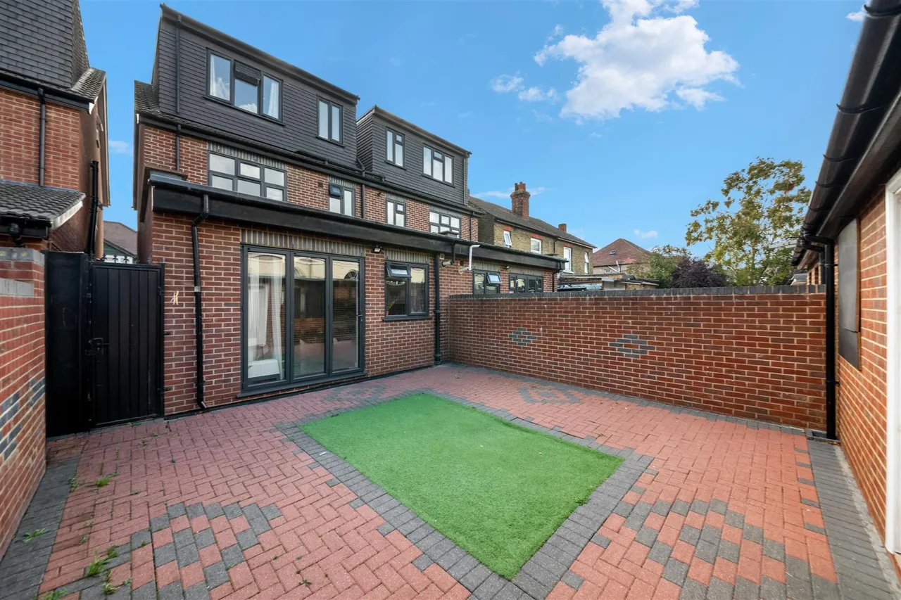Church Avenue, Southall, photo 5