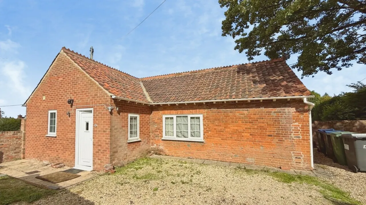 1 bed house for sale — Alfred Street, Westbury