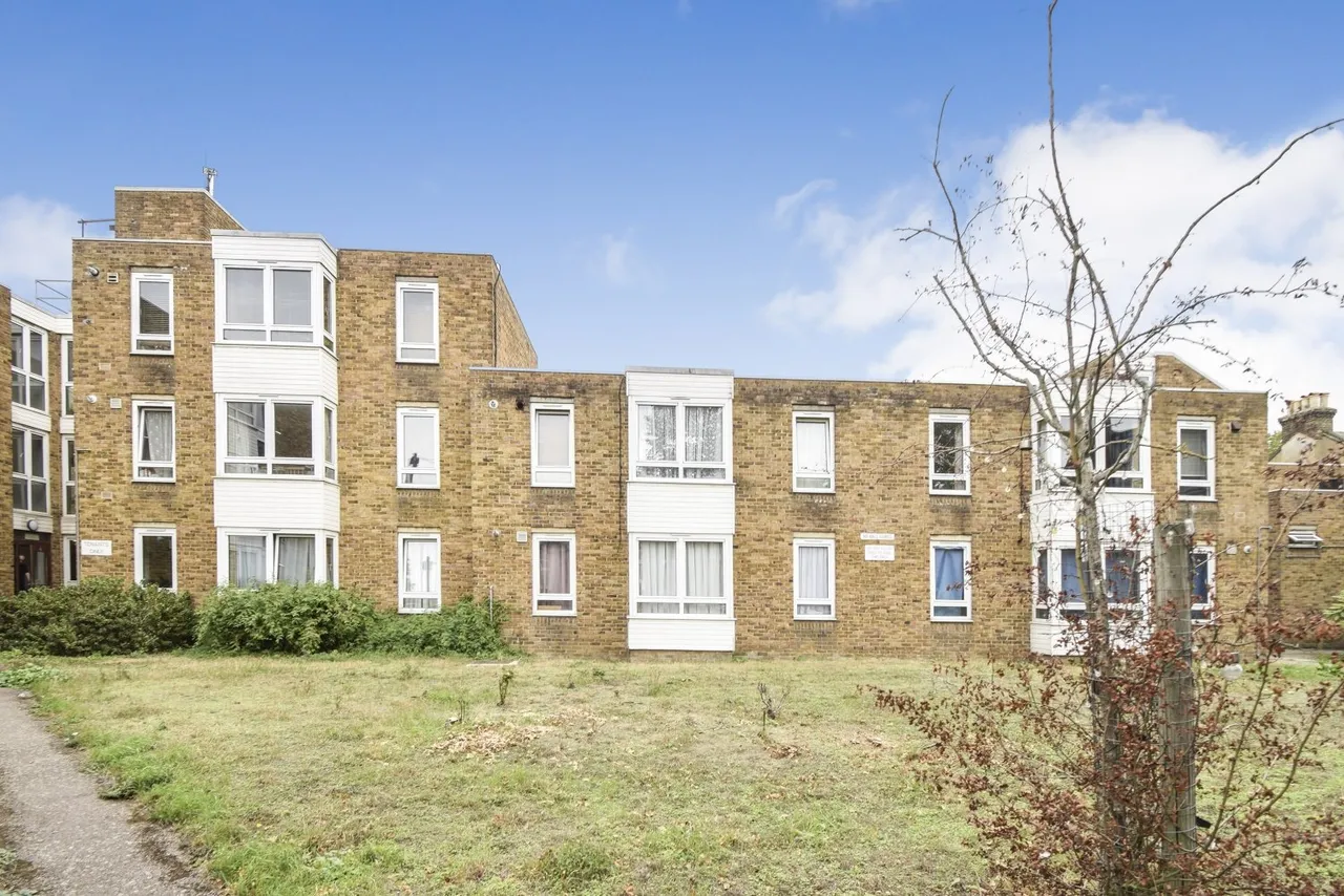 1 bed flat to rent, Hassendean Road, London, SE3