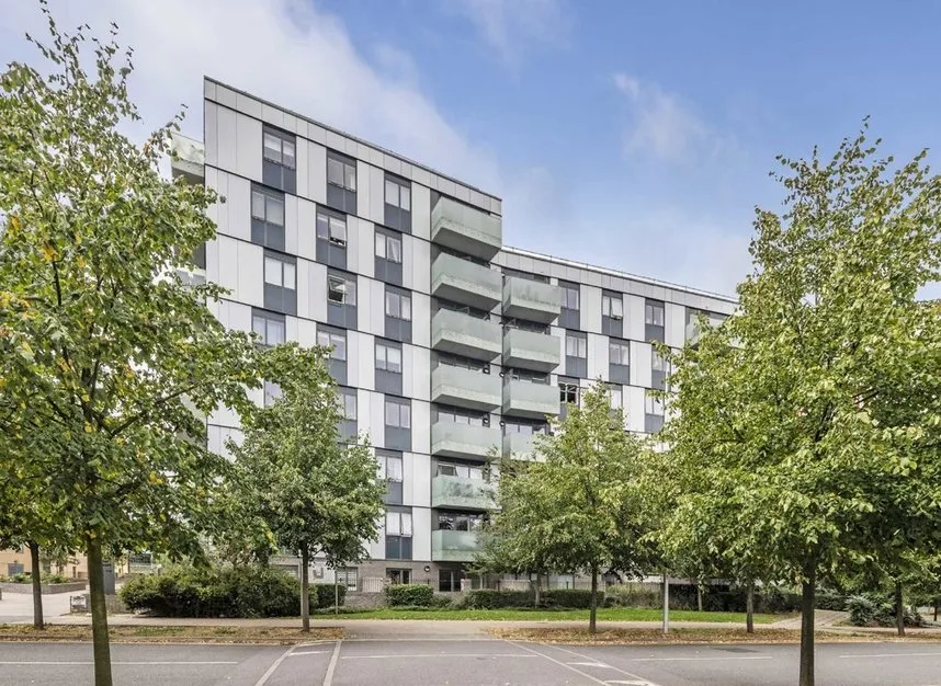 3 bed flat for sale — Lakeside Drive, Park Royal, NW10