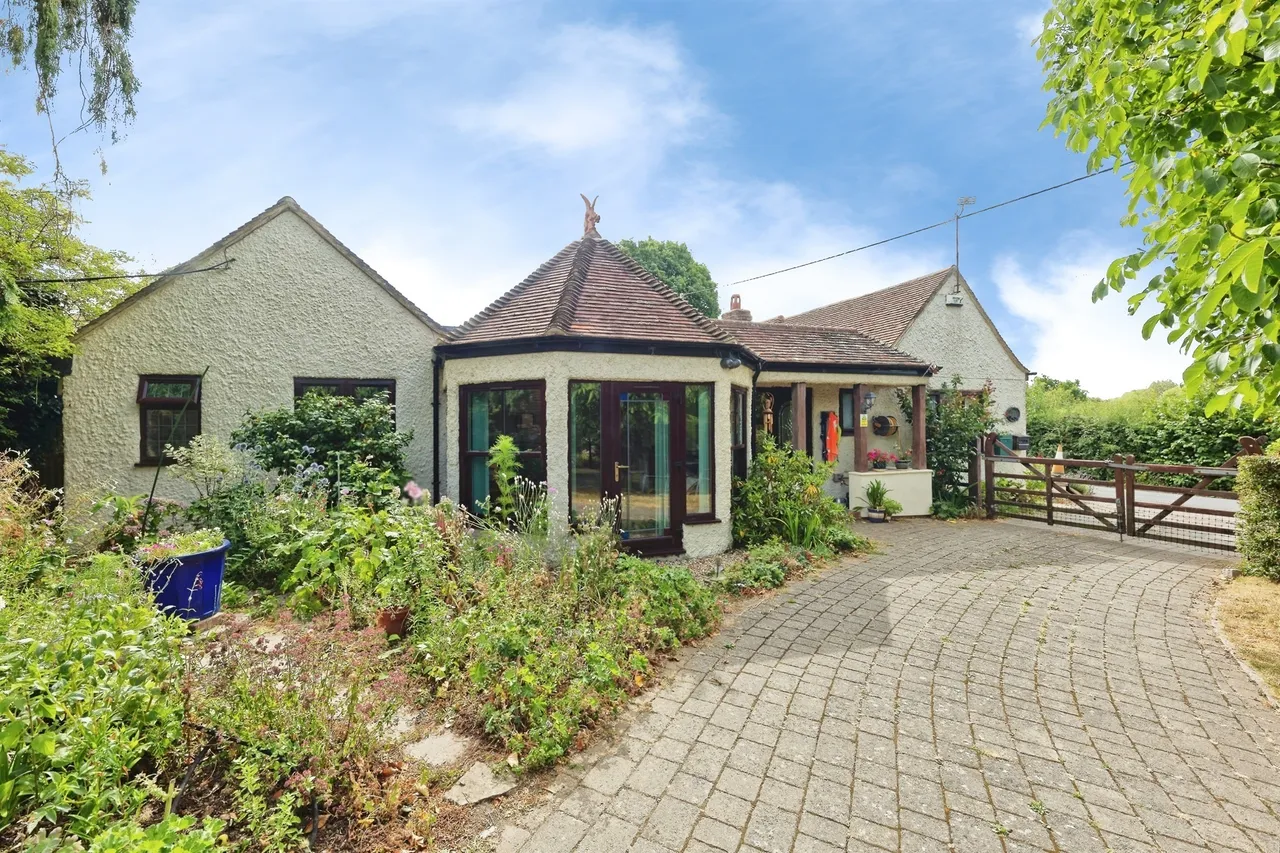 Tyler Hill Road, Tyler Hill, Canterbury, photo 2
