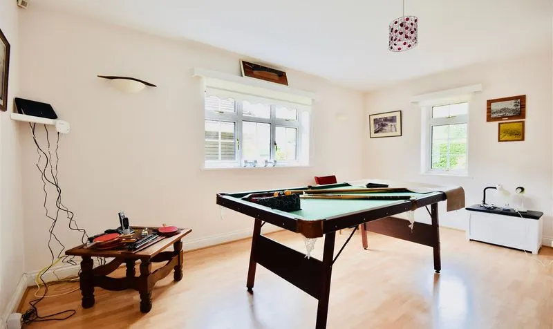 River Lane, Fetcham, KT22, photo 16