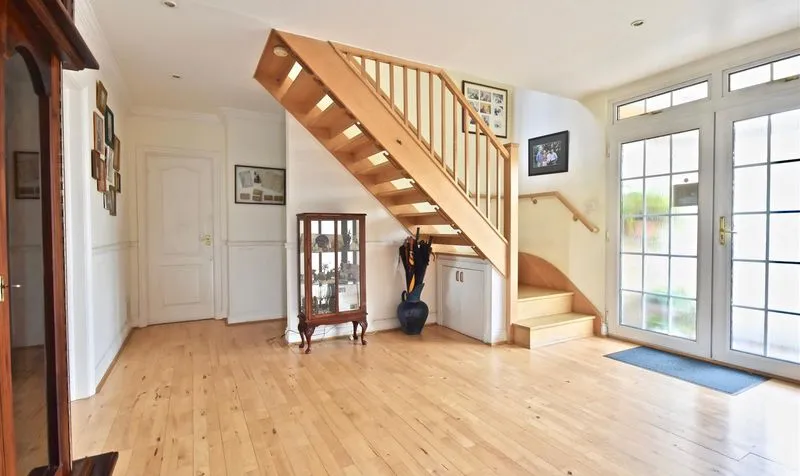 River Lane, Fetcham, KT22, photo 10