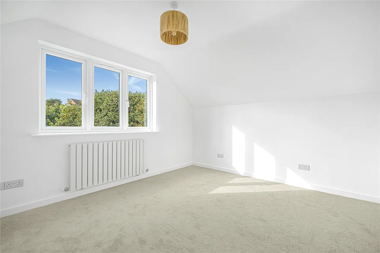 College Road, Woking, GU22, photo 9