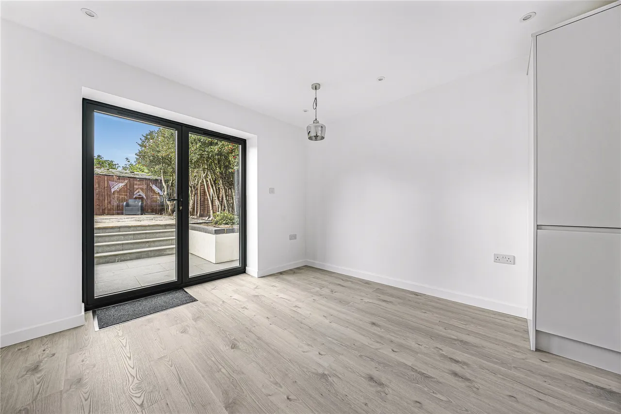 College Road, Woking, GU22, photo 4