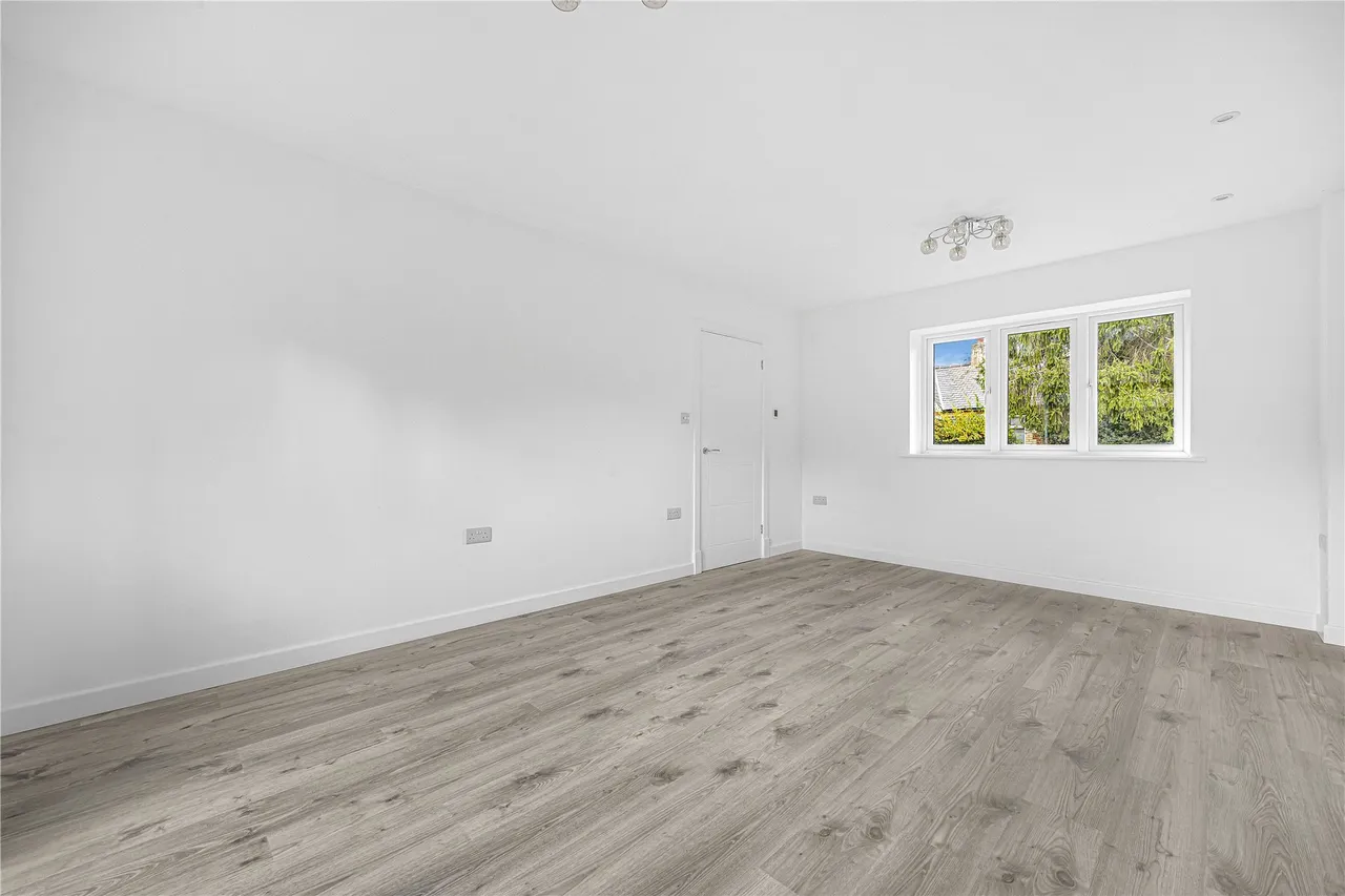College Road, Woking, GU22, photo 10