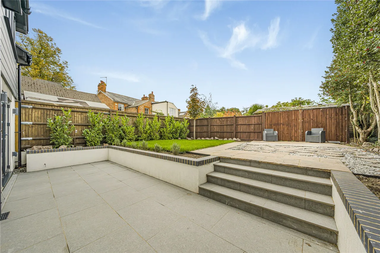 College Road, Woking, GU22, photo 13