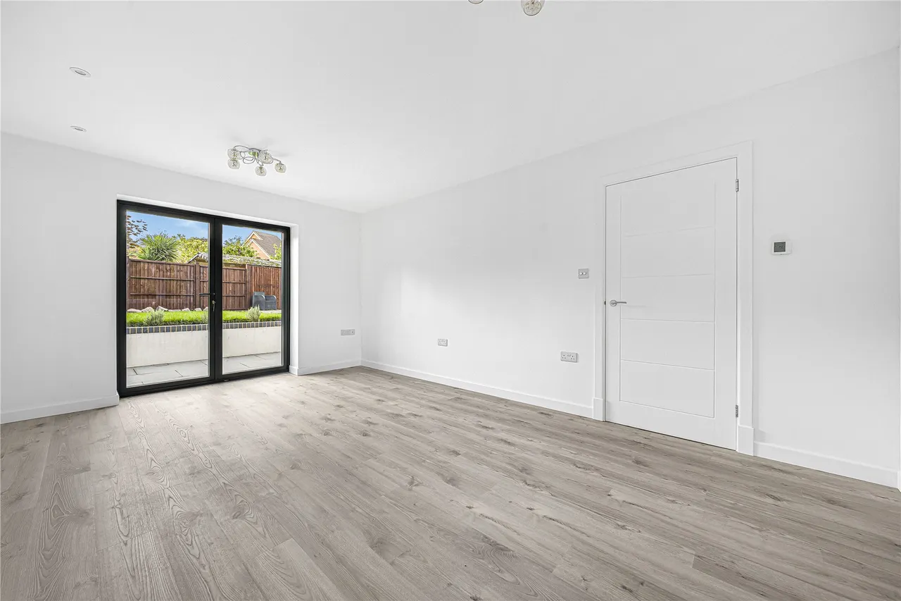 College Road, Woking, GU22, photo 5
