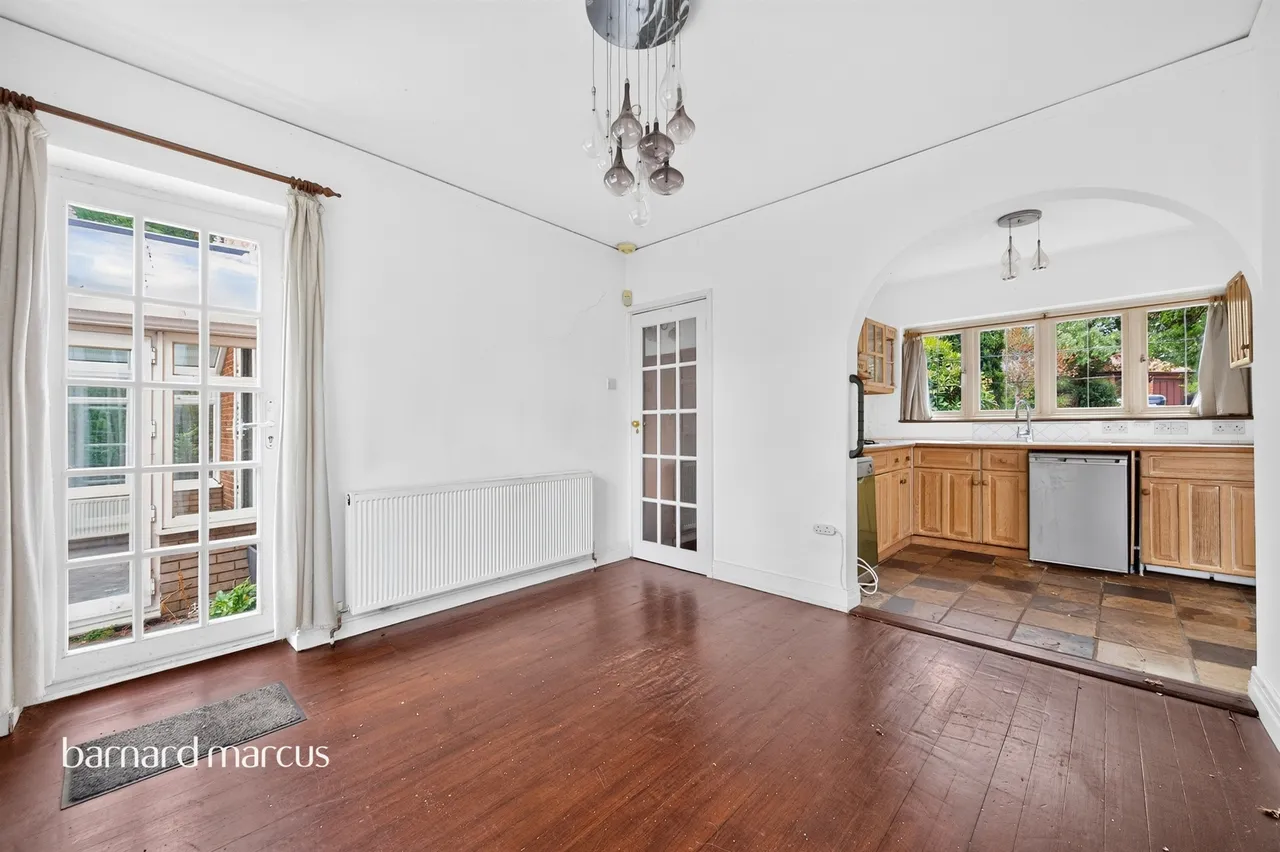 Royal Avenue, Worcester Park, KT4, photo 2