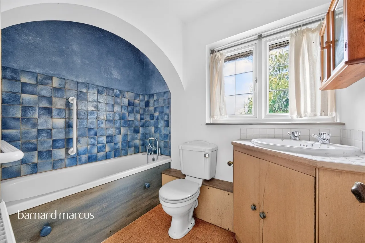 Royal Avenue, Worcester Park, KT4, photo 14