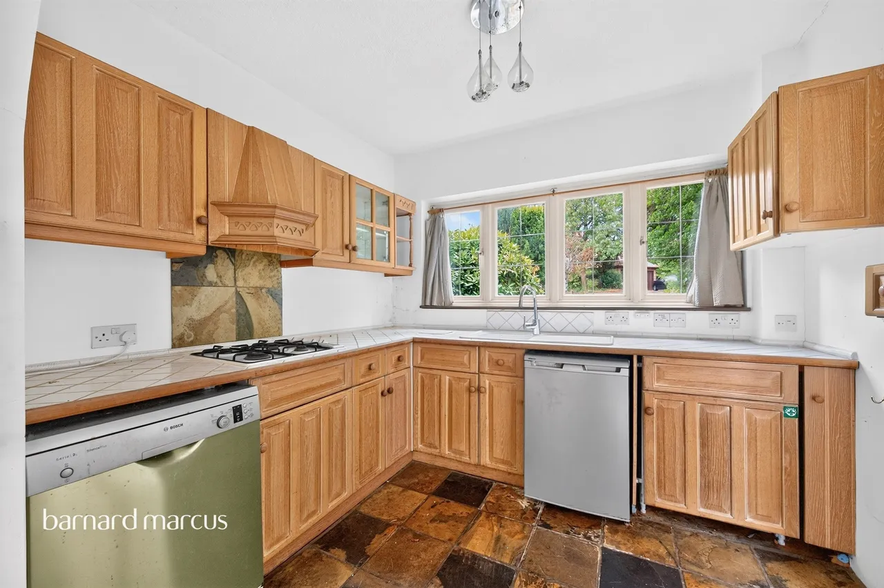 Royal Avenue, Worcester Park, KT4, photo 8
