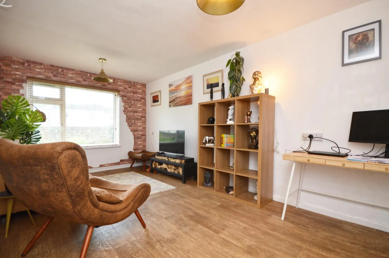 Button Close, Bristol, photo 5