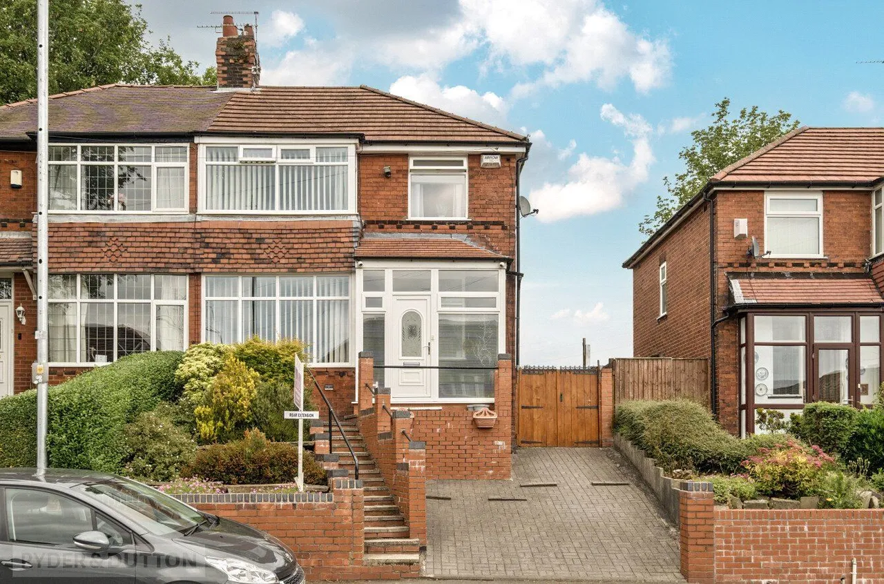 3 bed house for sale, High Barn Road, Royton, OL2