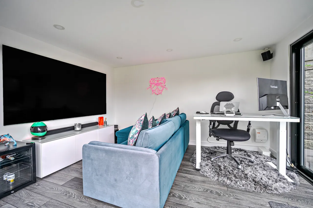 Armsworth Way, Farnham, GU9, photo 8