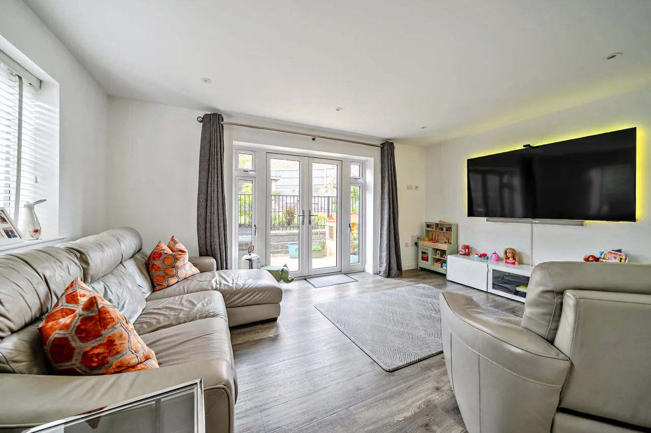 Armsworth Way, Farnham, GU9, photo 2