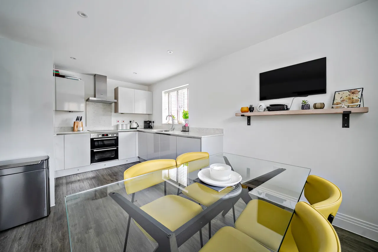 Armsworth Way, Farnham, GU9, photo 3
