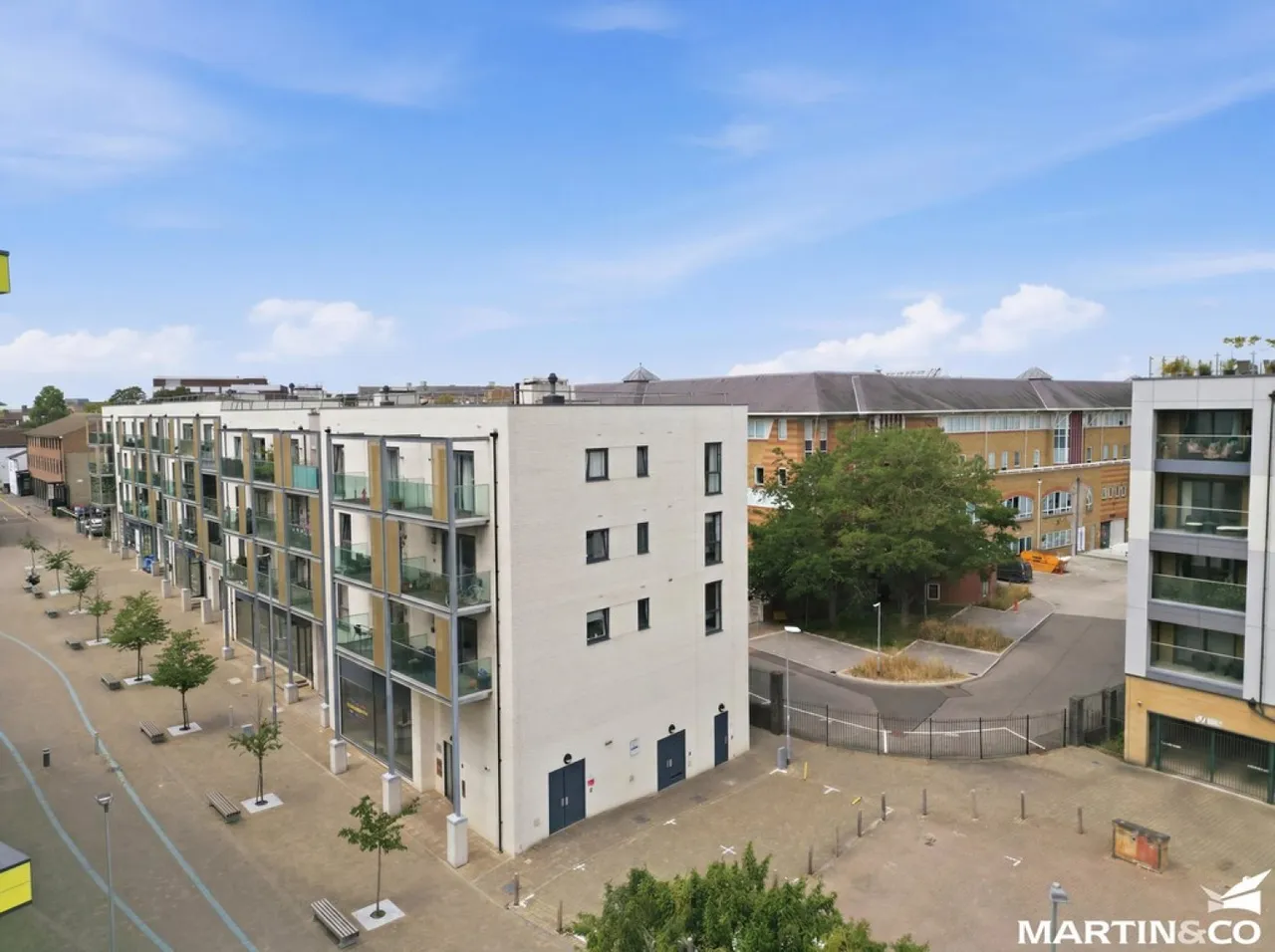 2 bed flat for sale, Cunard Square, Chelmsford, CM1