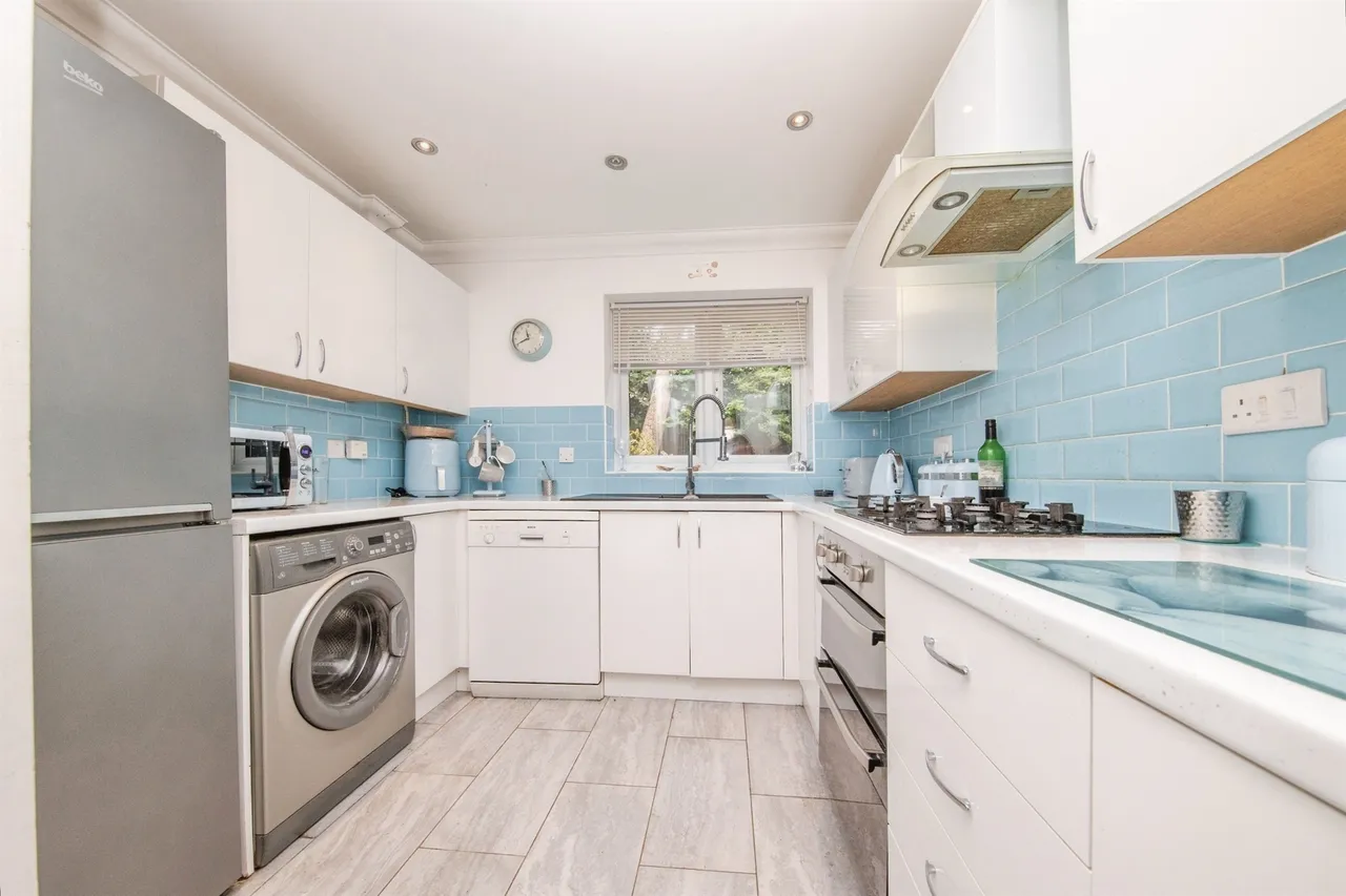 Harwich Road, Colchester, CO4, photo 8