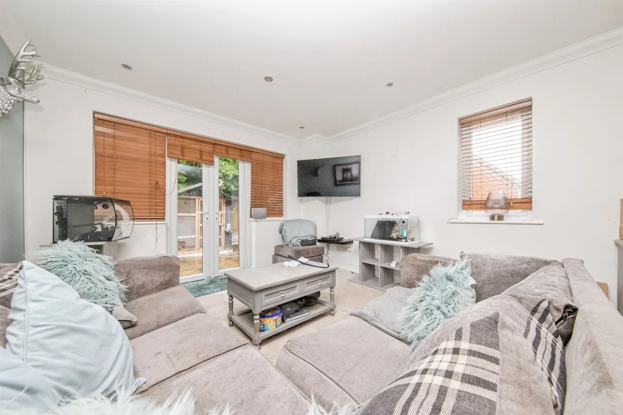 Harwich Road, Colchester, CO4, photo 4