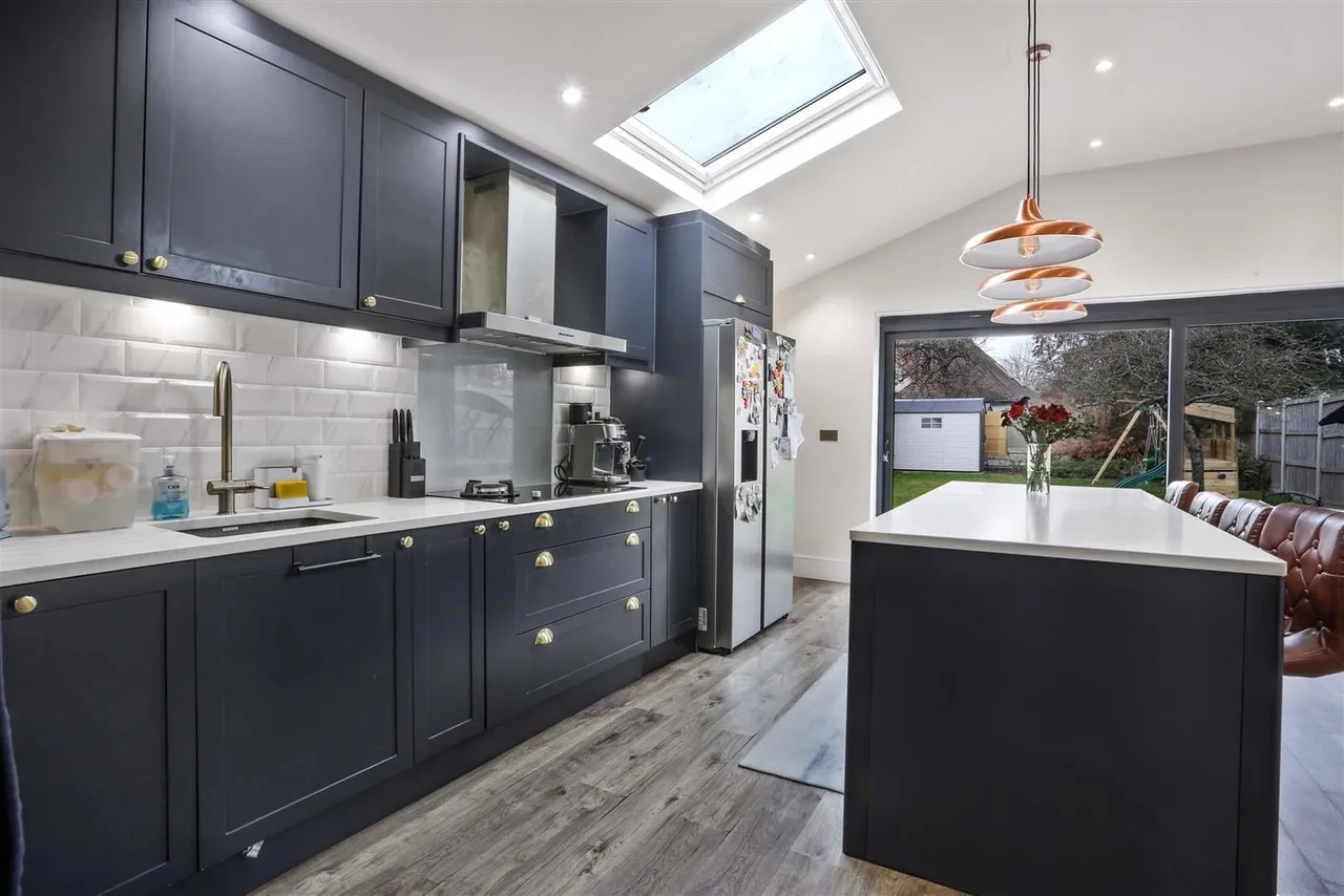 Broadmead Avenue, Worcester Park, KT4 7SW, photo 14