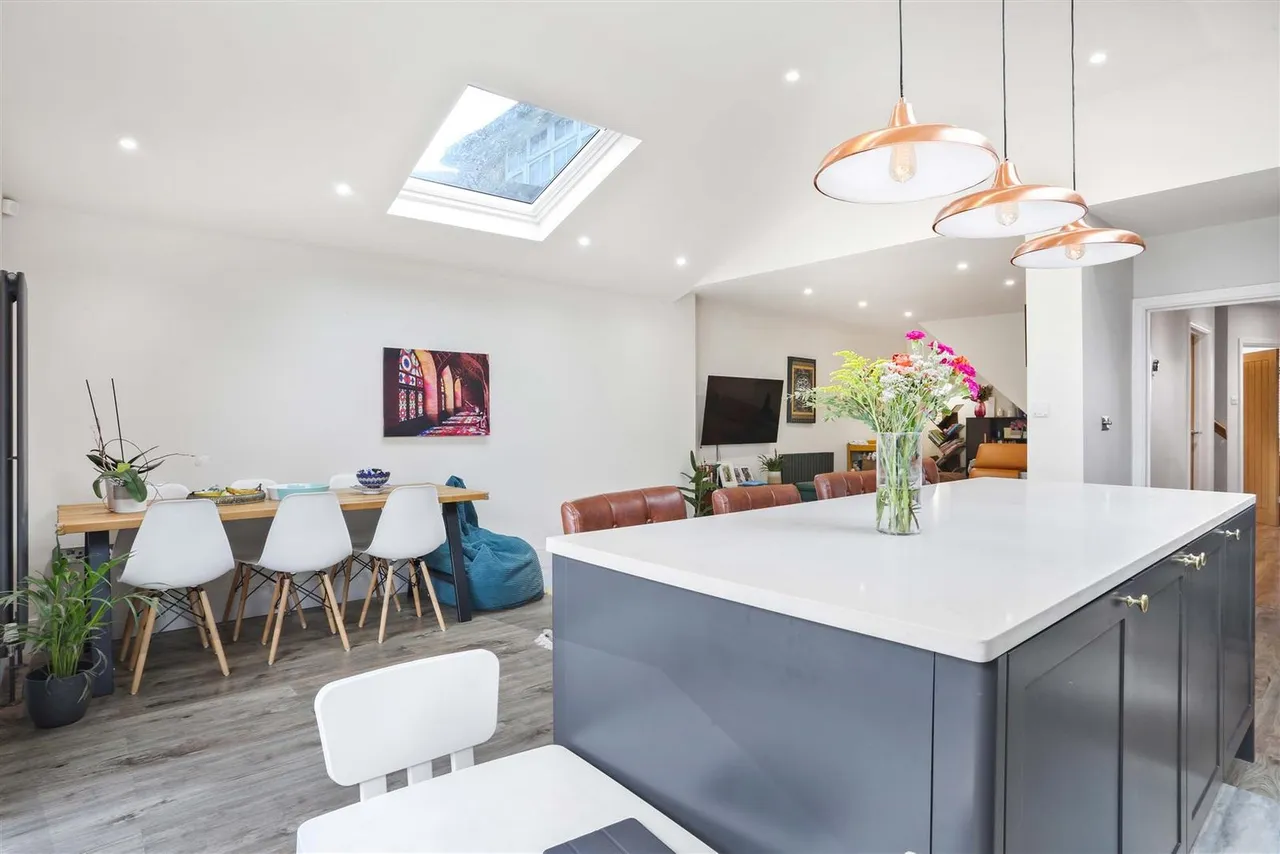Broadmead Avenue, Worcester Park, KT4 7SW, photo 12