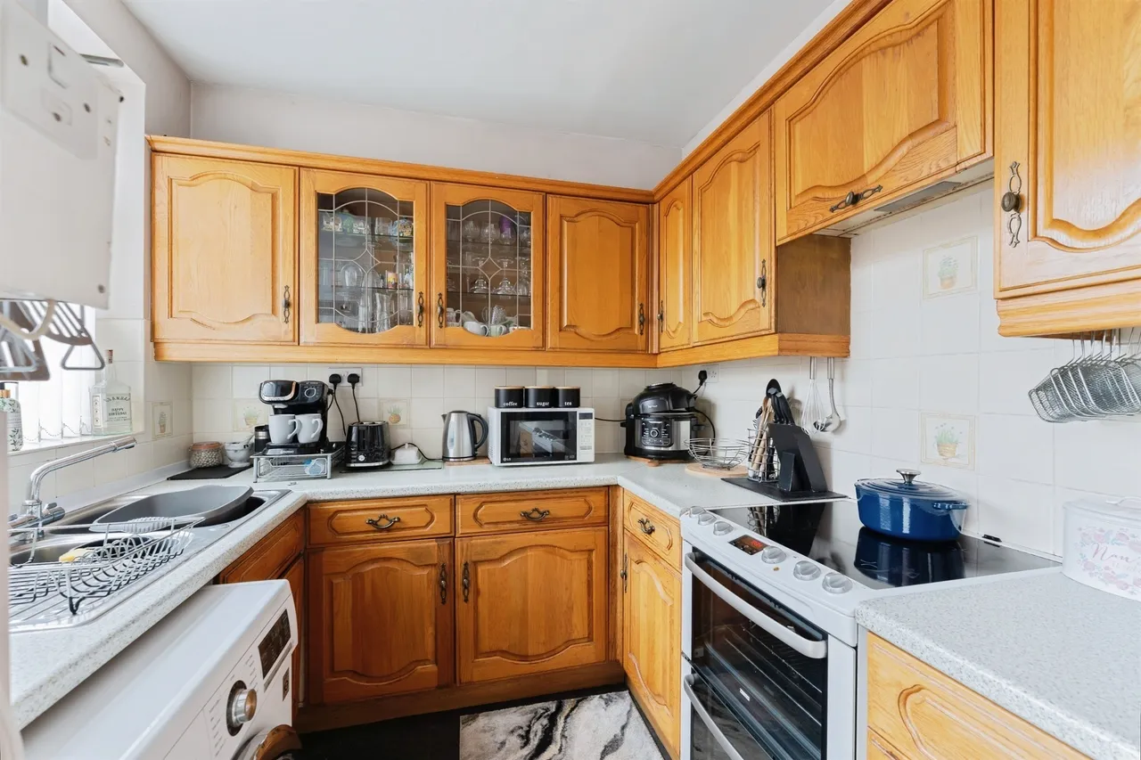 Glenwood Road, Little Sutton, CH66, photo 3