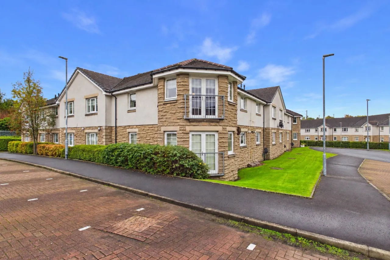 2 bed flat for sale, Lomond Court, Coatbridge