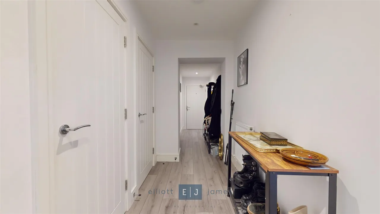 High Road, Loughton, IG10, photo 6