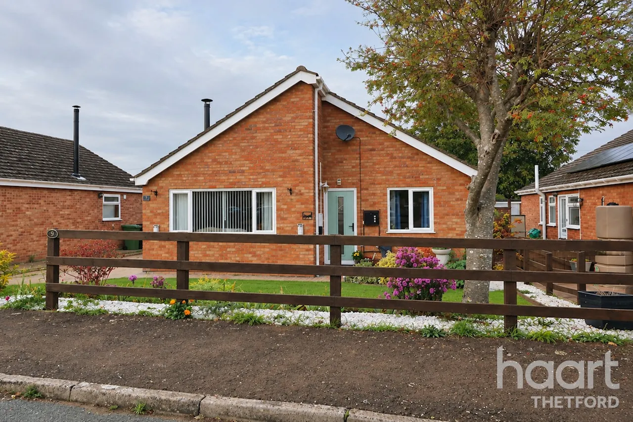 2 bed house for sale, Walnut Close, Thetford, IP26