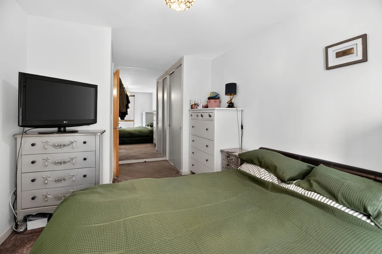 Wingate Square, London, SW4, photo 9