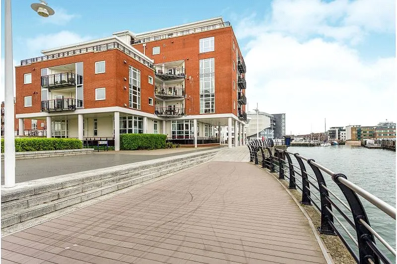 Arethusa House, Gunwharf Quays, PO1, photo 2