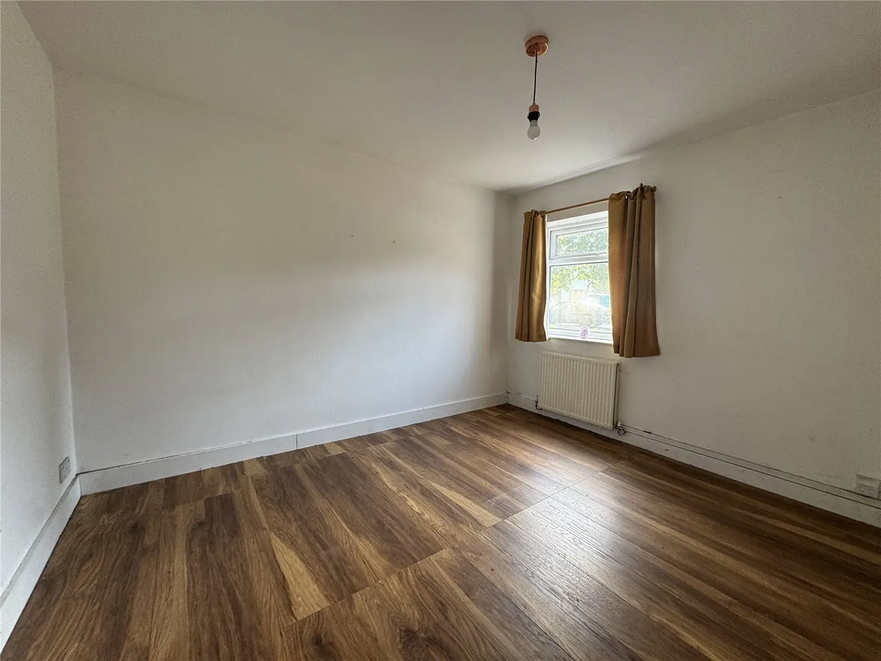 Copper Beech Close, Broughton, CH4, photo 7