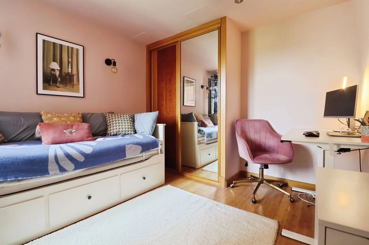 South Mews, Cardiff, CF10, photo 11