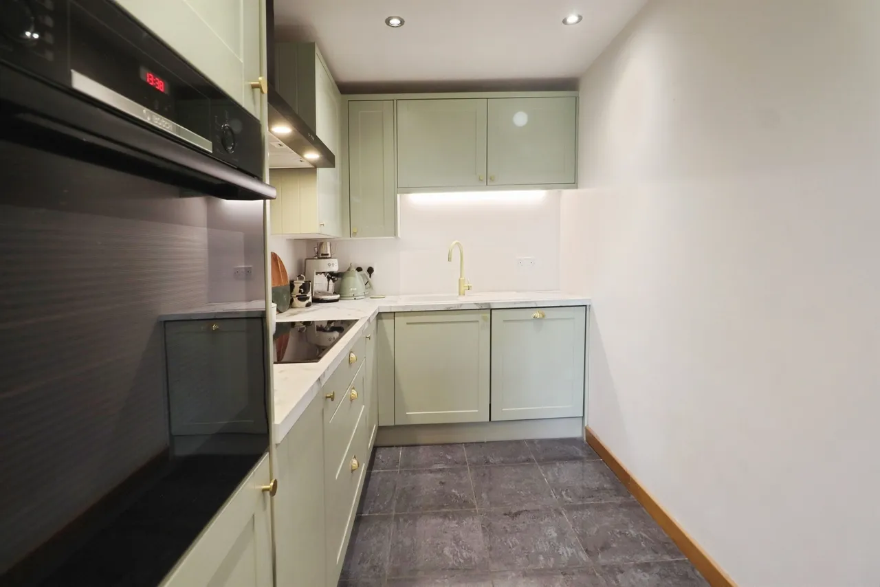 South Mews, Cardiff, CF10, photo 6