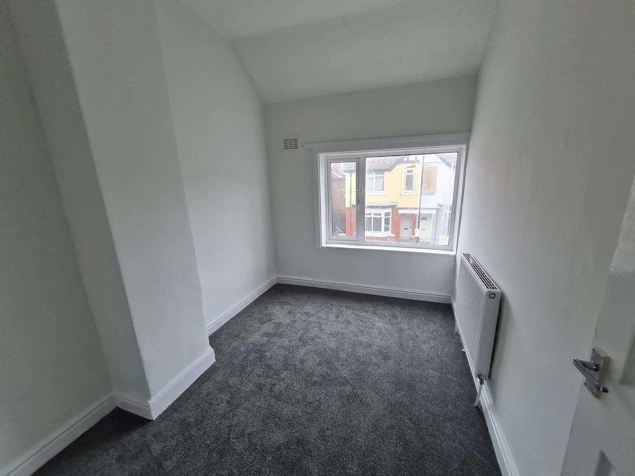 Princes Crescent, Edlington, DONCASTER, photo 4