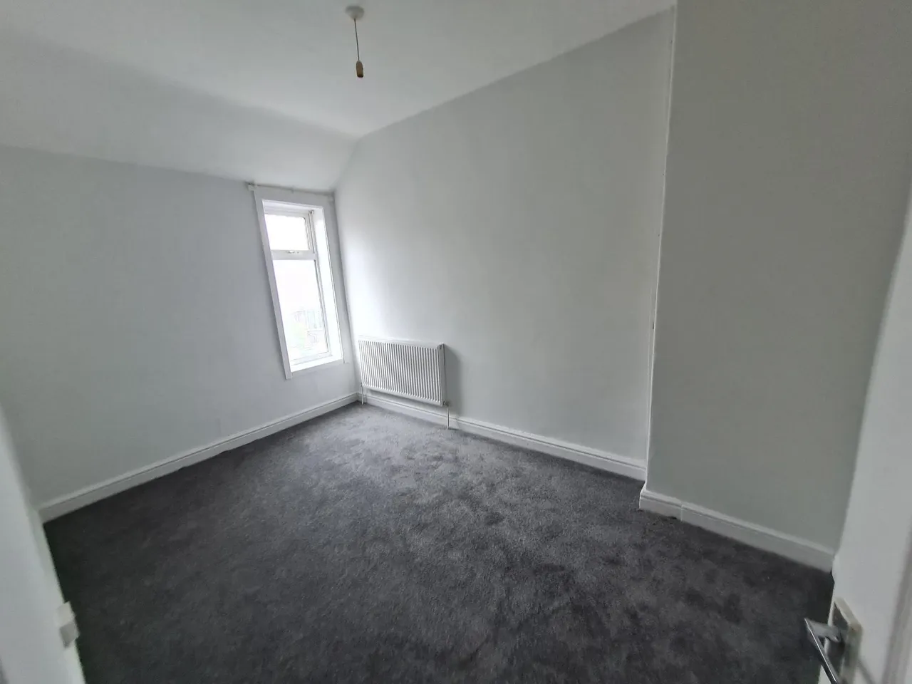 Princes Crescent, Edlington, DONCASTER, photo 2