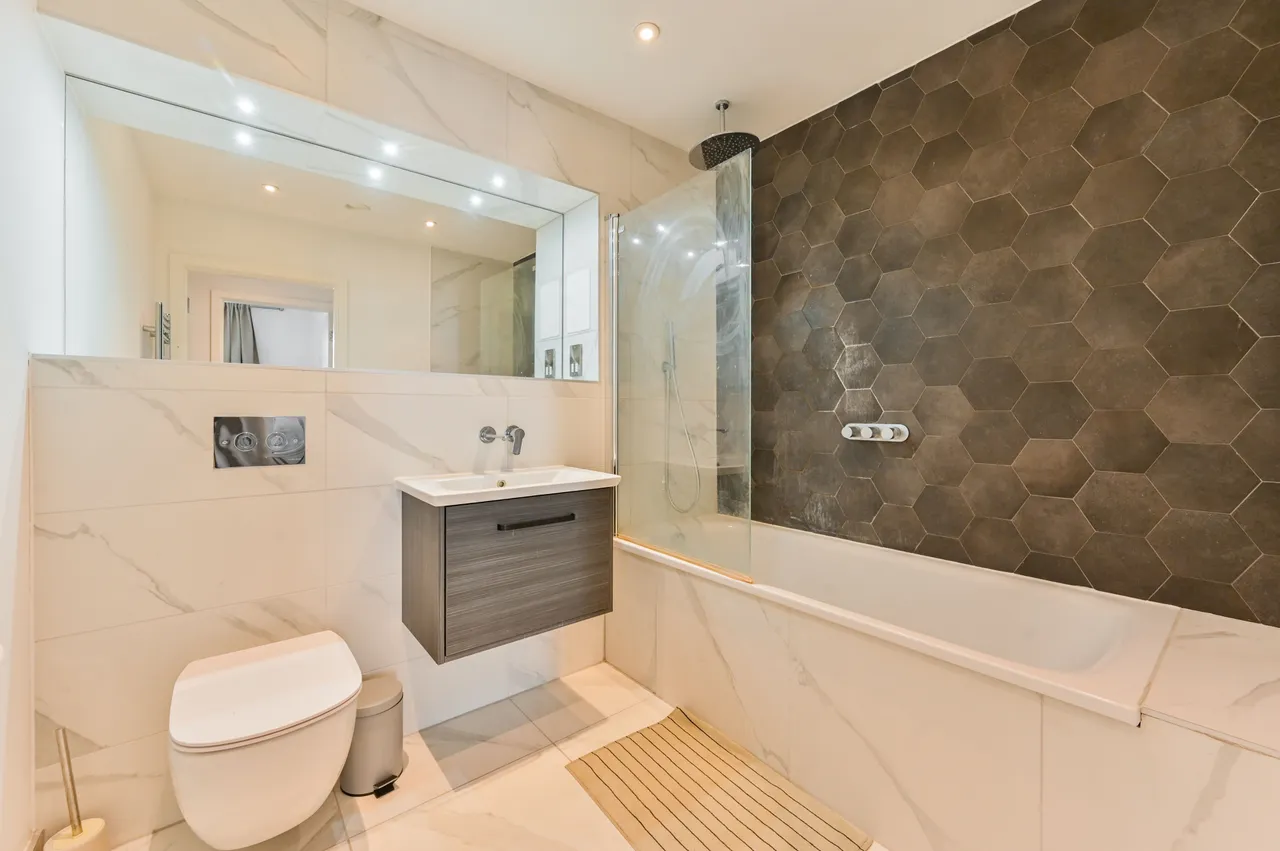 Apartment 50, 70 York Road, London, photo 11