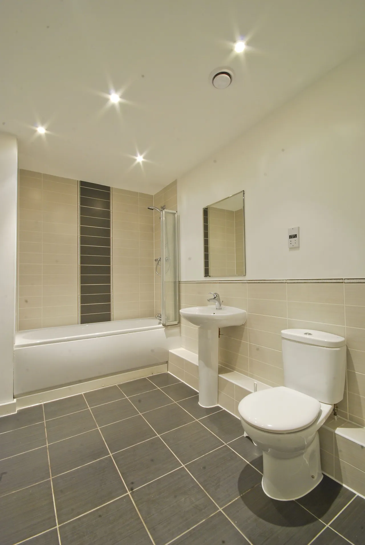 136 East Croft House, 86 Northolt Road, Harrow, photo 2